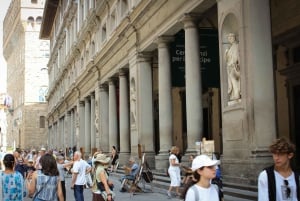 Firenze: Rundvisning i Uffizi-galleriet med audioguide og live guide