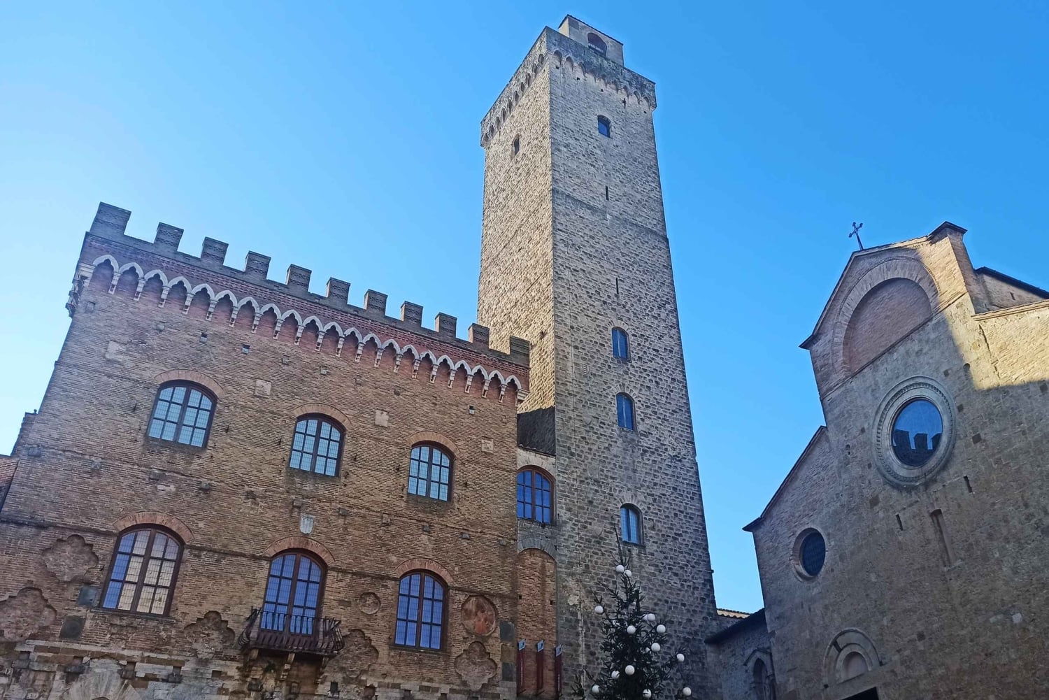 Florence: Volterra & San Gimignano Wine Tour with Lunch