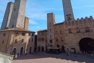 Florence: Volterra & San Gimignano Wine Tour with Lunch