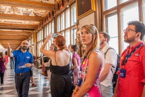 Florence: Walking Tour with Skip-the-Line Accademia & Uffizi