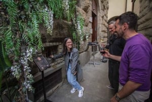 Florence: Wine Windows & Hidden Legends Evening Tour
