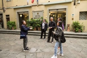 Florence: Wine Windows & Hidden Legends Evening Tour