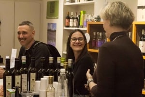 Florence: Wine Windows & Hidden Legends Evening Tour