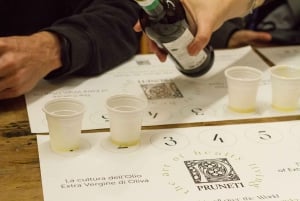 Florence: Wine Windows & Hidden Legends Evening Tour