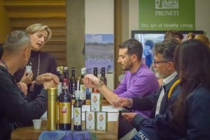 Florence: Wine Windows & Hidden Legends Evening Tour