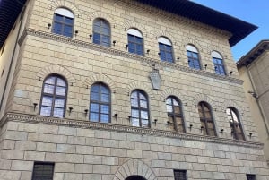 Florence: Wijn Vensters Wandeling met Wijnproeverij en Aperitiefhapjes