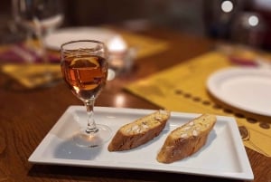 Florence: Wijn Vensters Wandeling met Wijnproeverij en Aperitiefhapjes