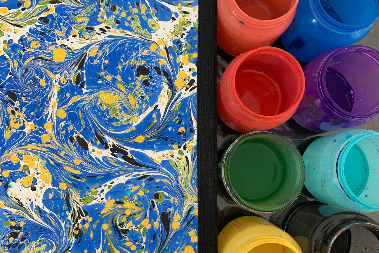 Esperienza artigianale di marmorizzazione su carta fiorentina