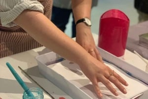 Esperienza artigianale di marmorizzazione su carta fiorentina