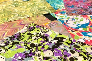 Esperienza artigianale di marmorizzazione su carta fiorentina