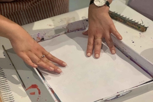 Esperienza artigianale di marmorizzazione su carta fiorentina