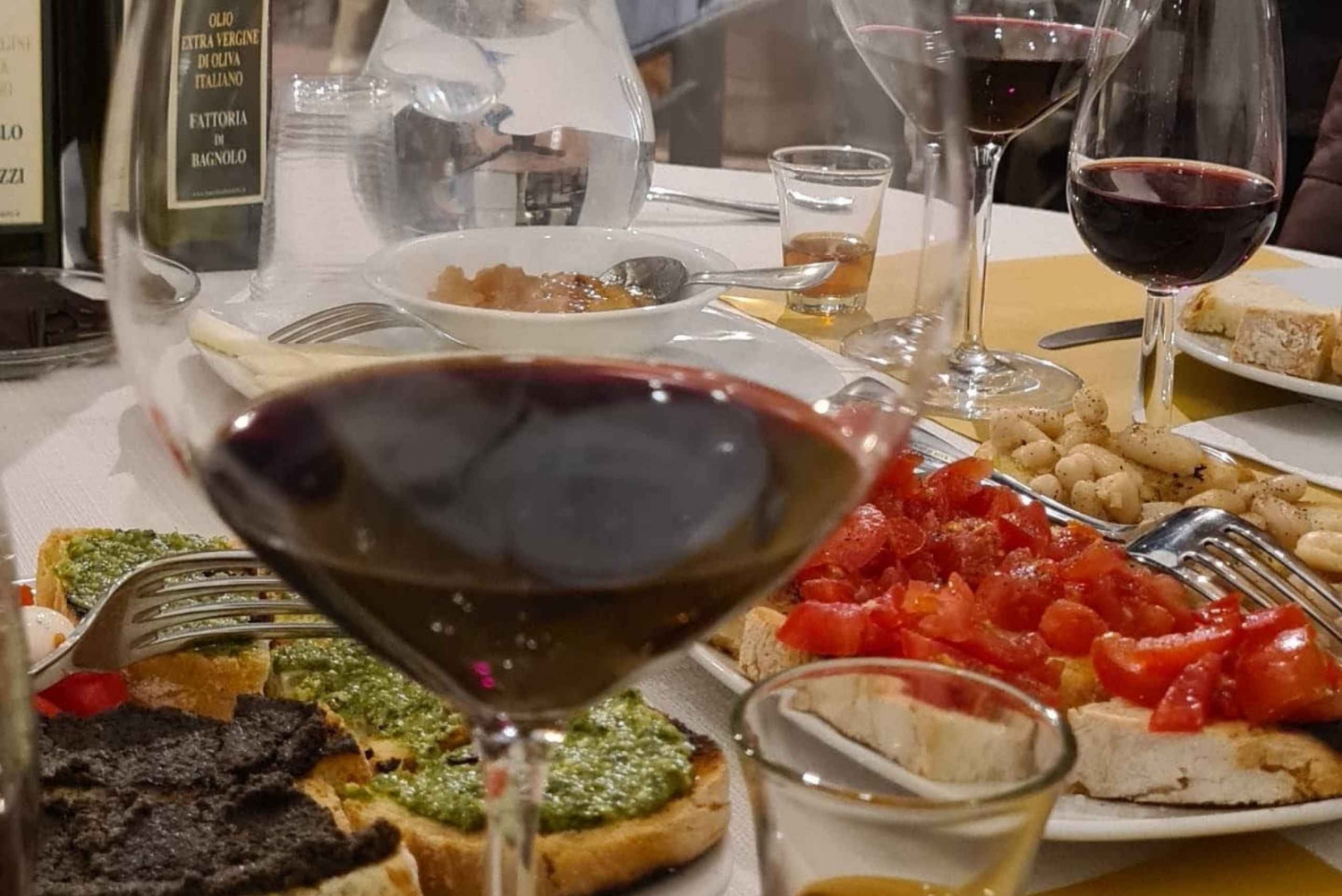 Von Florenz aus: Chianti-Weintour auf 2 Weingütern mit Mittagessen und Snacks