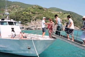 Чинкве-Терре: однодневная экскурсия из Флоренции, обед по желанию