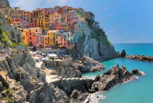 From Florence: Cinque Terre Small Group Tour with Lunch