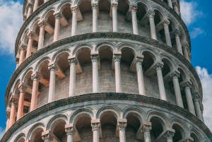 フィレンツェ発ピサとチンクエテッレ1日プライベートツアー