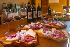 Von Florenz aus: Ausritt und Weintour auf einem Weingut mit Mittagessen