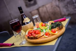 Desde Florencia: Cena al aire libre en las Bodegas de San Gimignano