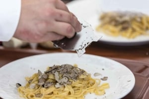 Fra Firenze: Pasta madlavningskursus på San Gimignano vingården