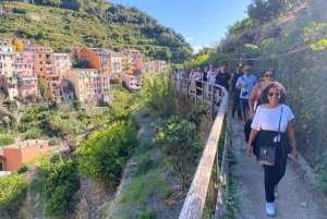 Fra Firenze: Pisa og Cinque Terre dagstur - liten gruppe