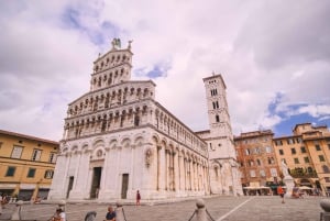 Från Florens: Pisa och Lucca - privat heldagsutflykt från Florens