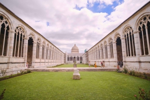 Desde Florencia: Excursión de un Día a Pisa y Lucca con Degustación de Buccellato