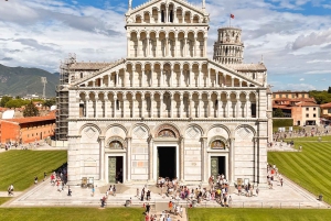 Desde Florencia: Excursión de un Día a Pisa y Lucca con Degustación de Buccellato