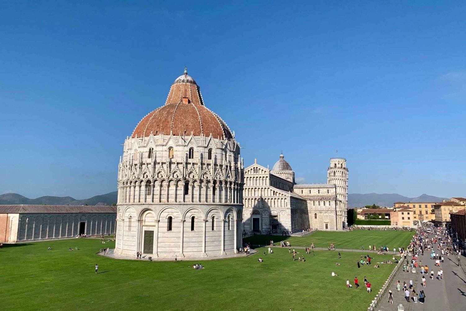 From Florence: Private Day Tour to Pisa and Cinque Terre