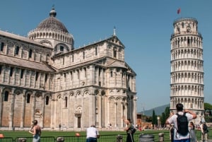 From Florence: Round-trip Transfer to Pisa & Cinque Terre
