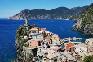 Från Florens: Dagstur i liten grupp till Cinque Terre och Pisa