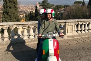 Desde Florencia: Excursión por la campiña toscana en una Vespa de época