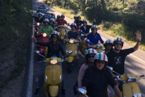 Fra Firenze: Toscana Vespa-tur i lille gruppe med frokost