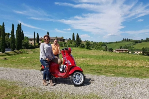 フィレンツェ発：トスカーナ・ヴェスパツアー（ランチ＆ワイン付き）