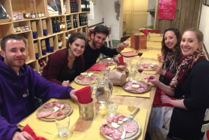 フィレンツェ発：トスカーナ・ヴェスパツアー（ランチ＆ワイン付き）