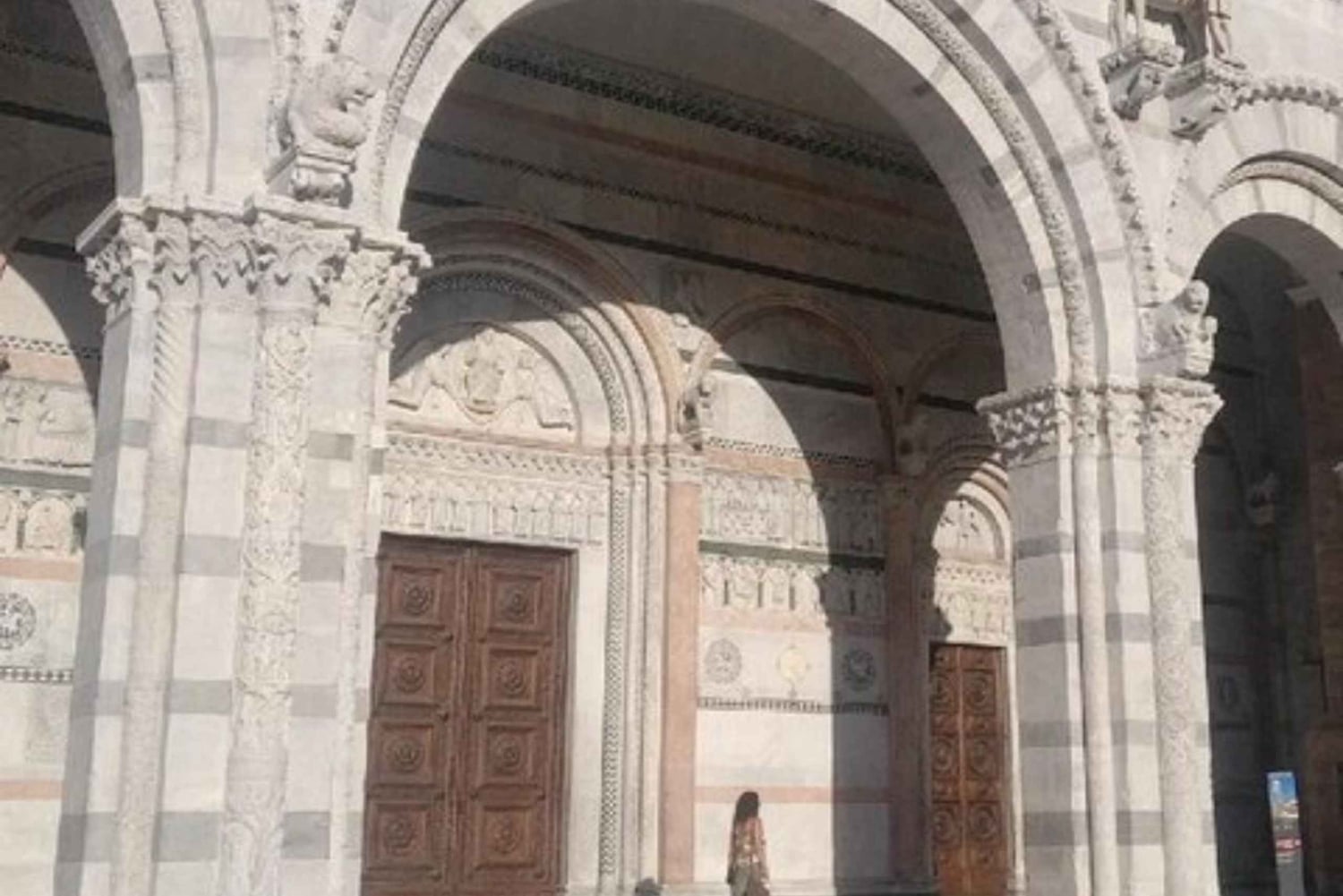 Desde La Spezia: Pisa, Lucca y almuerzo en una bodega toscana