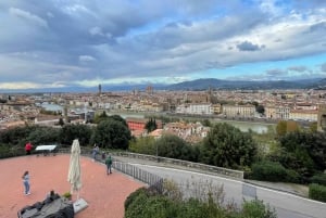 Vanaf Livorno: Dagtrip met gids naar Florence en Pisa met de bus