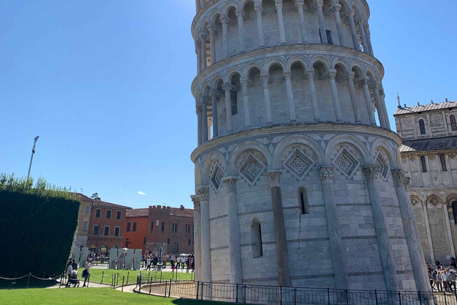 ローマ発：フィレンツェとピサ（斜塔入場付き）