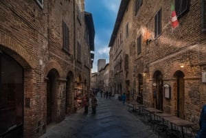 Kokopäiväretki Sienaan, San Gimignanoon ja Chiantiin