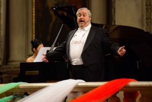 Heart of Florence: Dinner and Three Tenors Concert Ticket