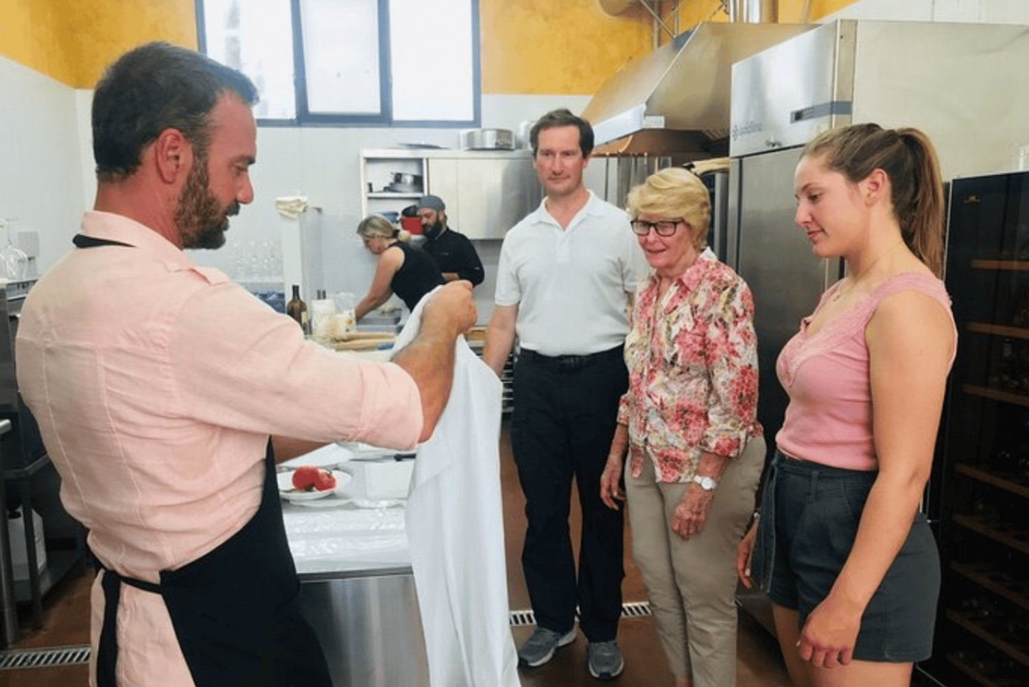 Wycieczka kulinarna po historycznych rynkach i lekcja gotowania