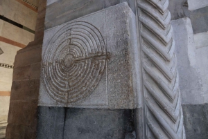 Lucca: Guided Walking Tour