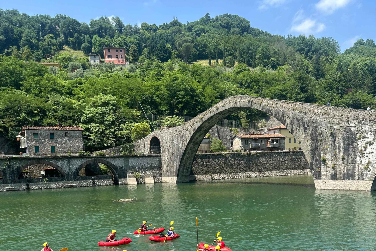Lucca: caiaque na ponte do diabo