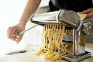 Florenz: Pasta- und Tiramisu-Kurs mit Option zum Einkaufen auf dem Markt