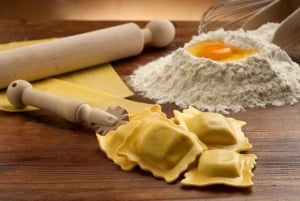 Florenz: Pasta- und Tiramisu-Kurs mit Option zum Einkaufen auf dem Markt