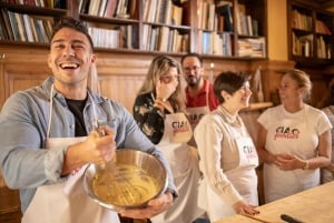 Florenz: Pasta- und Tiramisu-Kurs mit Option zum Einkaufen auf dem Markt