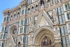 ローマからフィレンツェとピサ:アカデミアとサンタ・クローチェ 小グループ