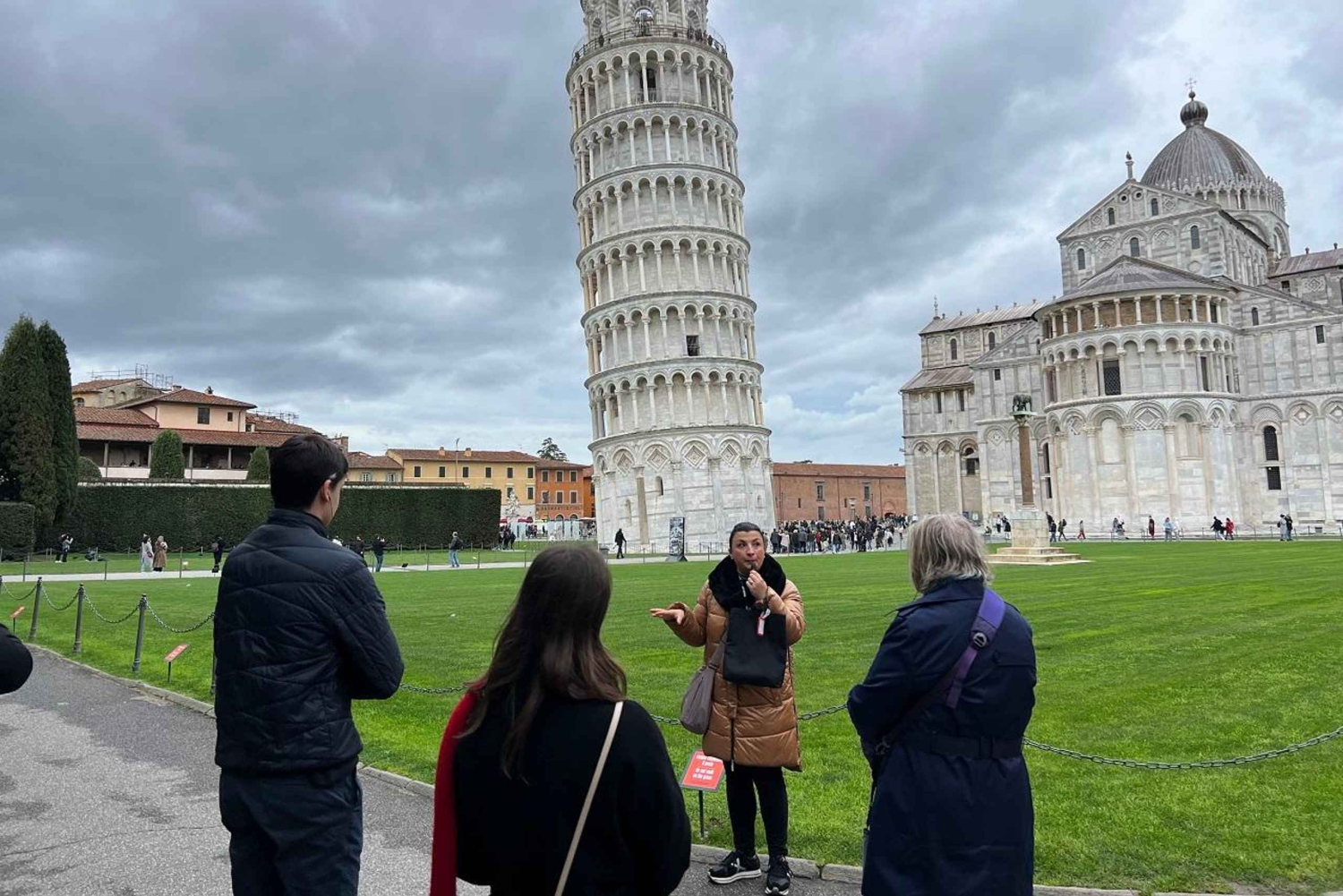 Piza: Wycieczka z przewodnikiem z opcjonalnymi biletami na wieżę