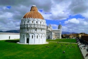 Pisa: Opastettu kierros ja valinnaiset torniliput