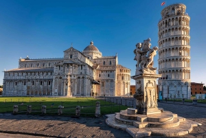 Piza: Wycieczka z przewodnikiem z opcjonalnymi biletami na wieżę