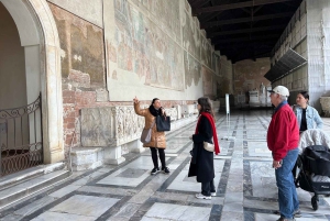 Piza: Wycieczka z przewodnikiem z opcjonalnymi biletami na wieżę