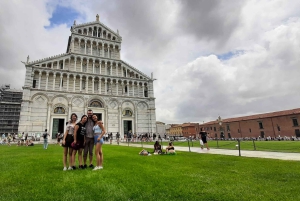 Piza: Wycieczka z przewodnikiem z opcjonalnymi biletami na wieżę